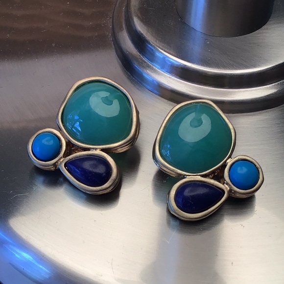 Chico's Jewelry - 🏆HP🏆CHICO’S CLIP GOLD COLORED STONE EARRINGS